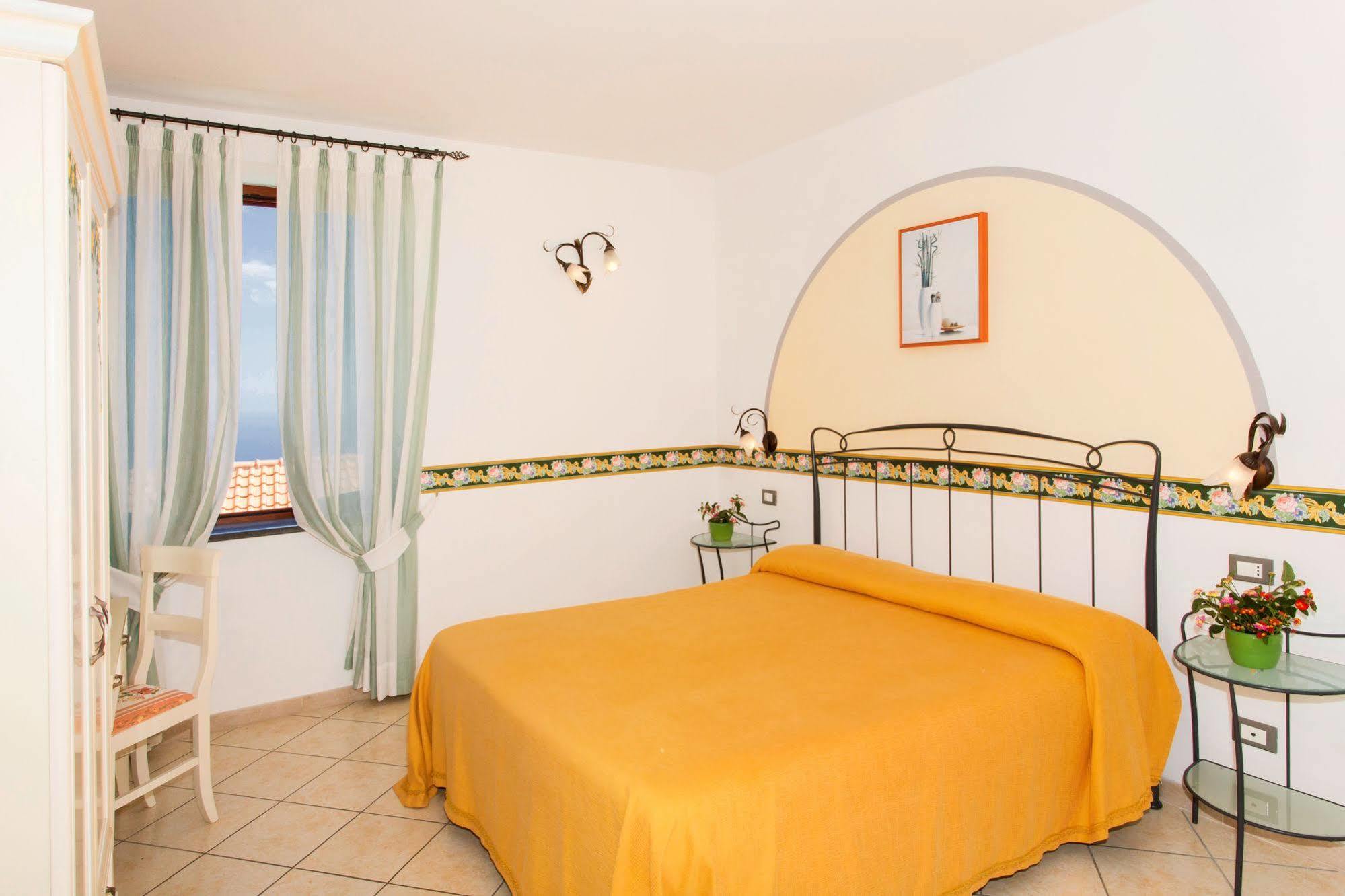 Villa Il Rifugio Di Ela Furore Exterior foto